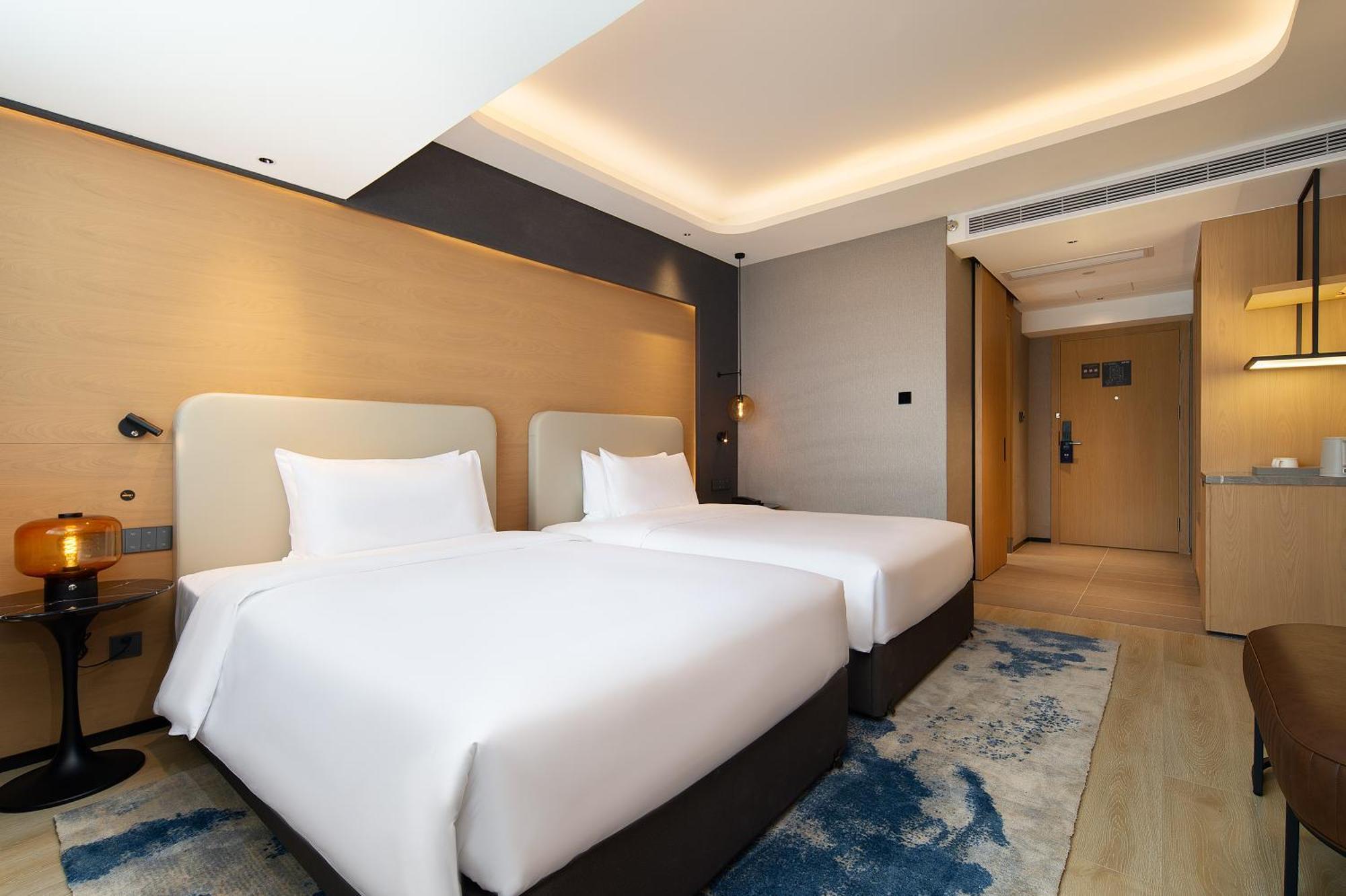 Langham Honor International Hotel Canton Fair Complex Branch - Free Shuttle To Canton Fair Complex During Canton Fair Period & Free Mini Bar Extérieur photo